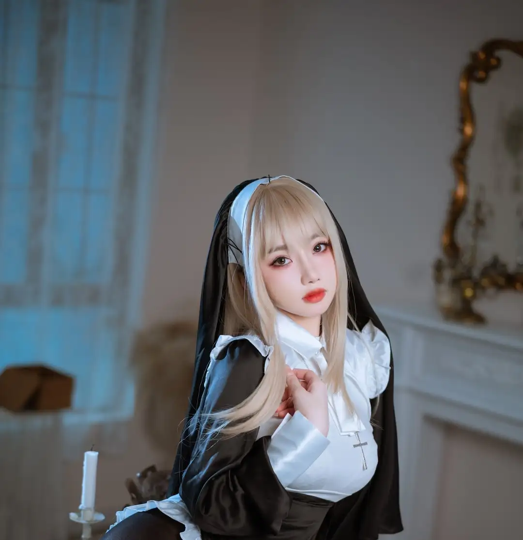 鬼畜瑶在不在黑白角色服半身照 鬼畜瑶在不在黑白角色服半身照