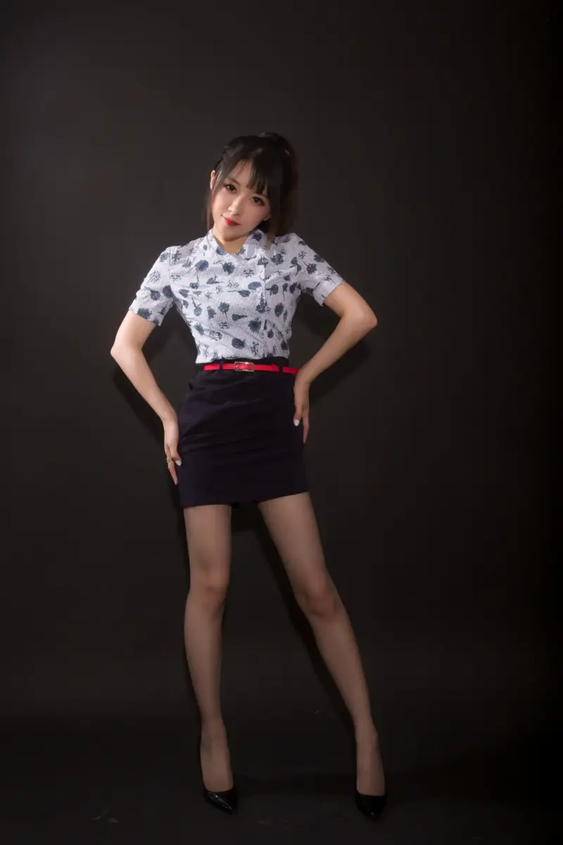 小女巫露娜 黑丝与旗袍差在容错那条边