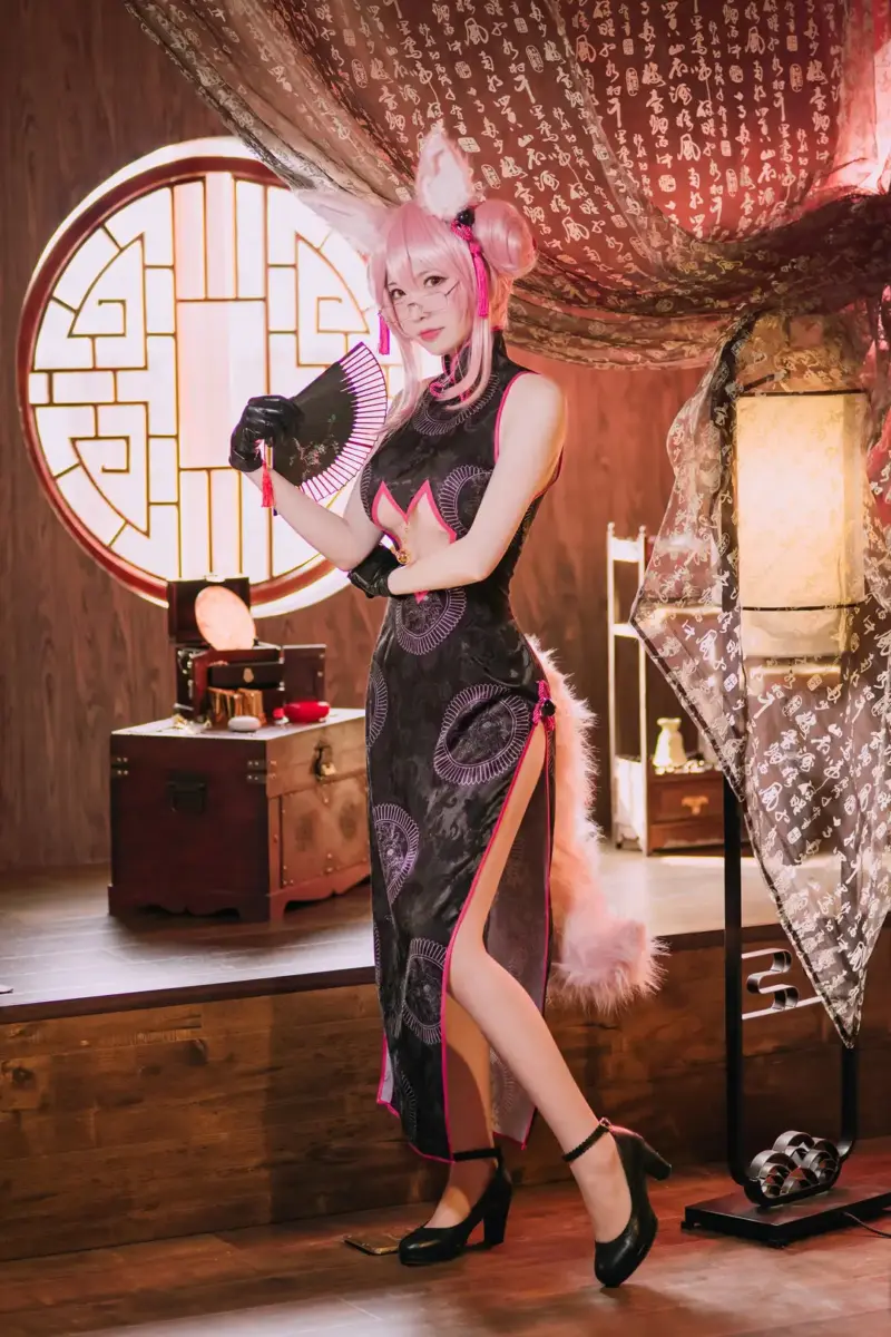 妖少 把修女剪影压进暗调里